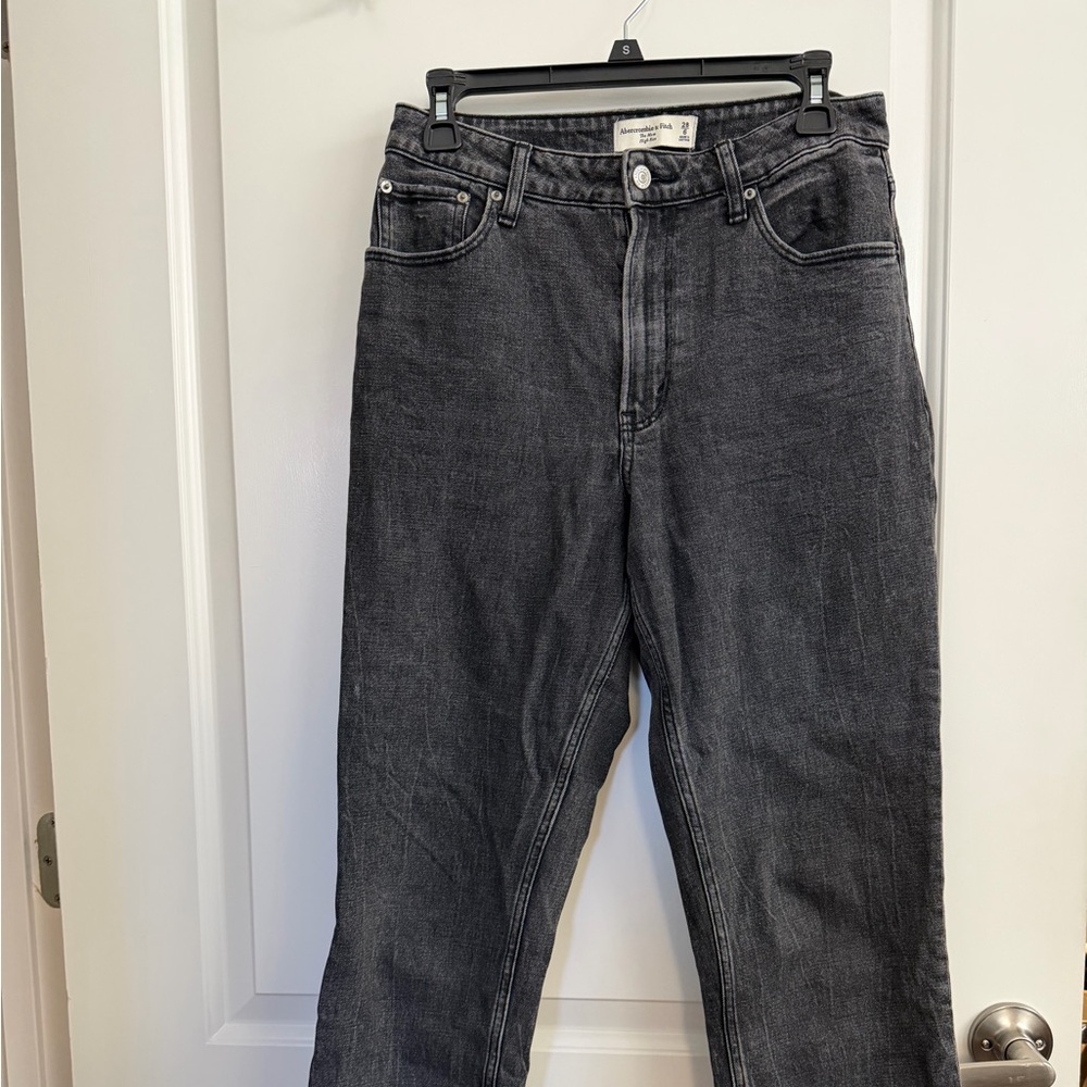 Abercrombie Mom High Rise (curve love) Black Wash Jeans